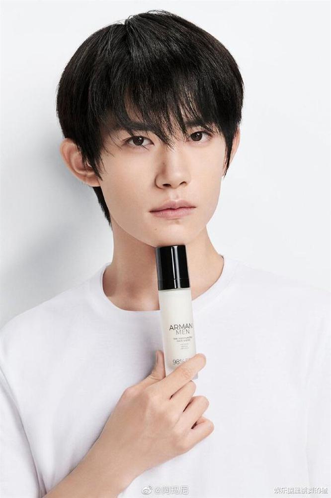 Nhan sắc Dịch Dương Thiên Tỉ ngày càng đi xuống khiến fan thất vọng-2