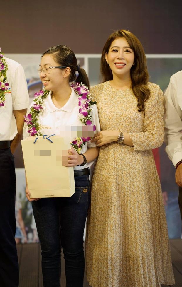 MC Diệp Chi bảo vệ Quán Quân Olympia: Sao có thể vừa nghĩ câu hỏi khó, vừa suy tính lên hình nết na?-2