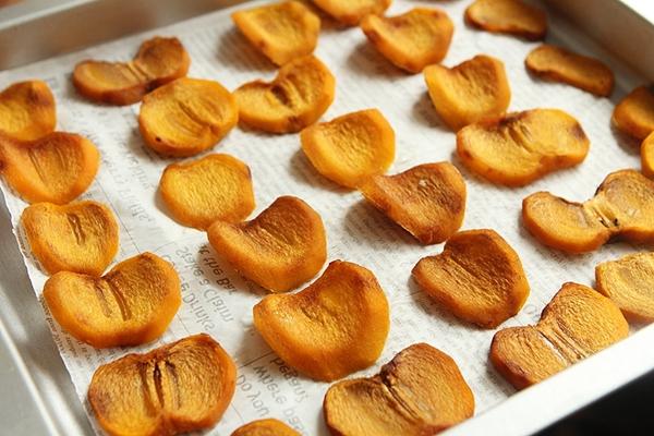 Hồng sấy dẻo - món ăn vặt chân ái của các chị em nay đã có cách làm siêu dễ-4