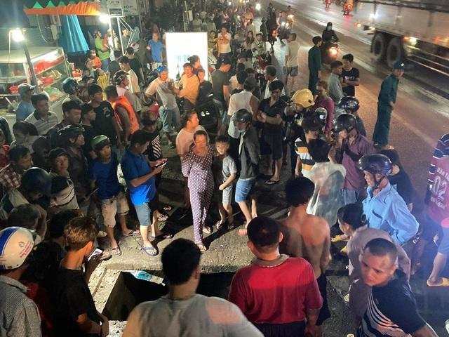 Kinh hoàng khoảnh khắc người phụ nữ lọt xuống mương, mất tích trong mưa lớn ở Đồng Nai-4