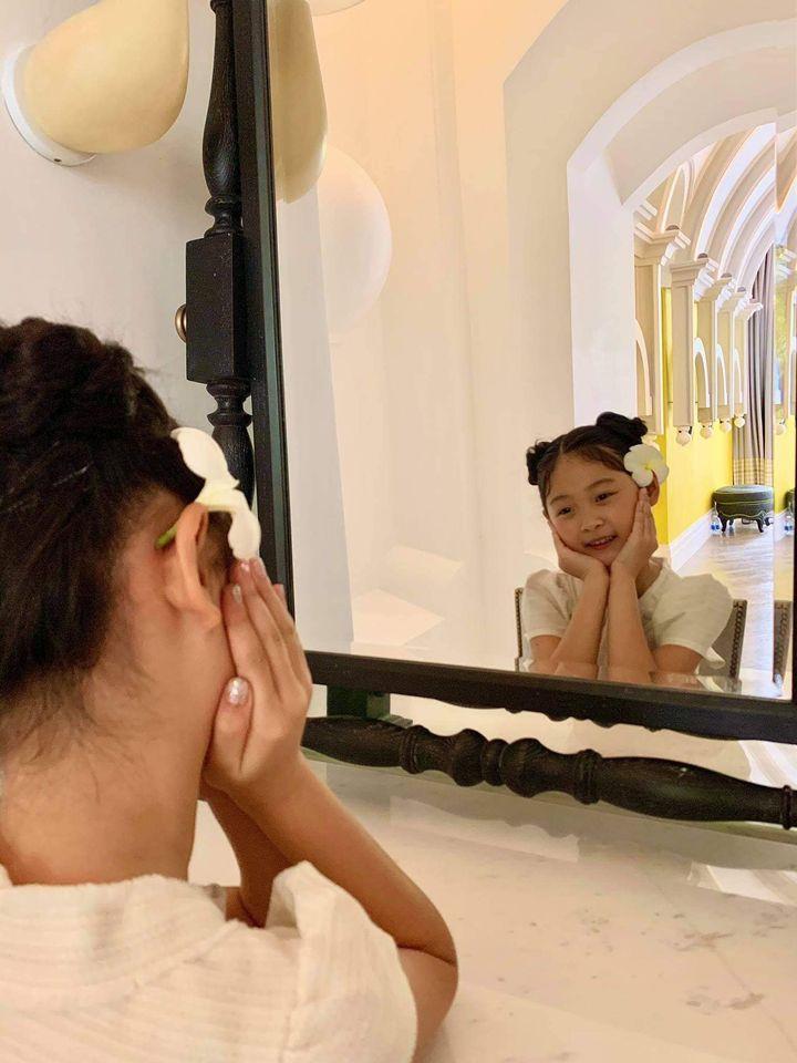 Hương Giang khoe ái nữ 7 tuổi, ai nấy ngỡ ngàng: Đúng là con hoa hậu-3