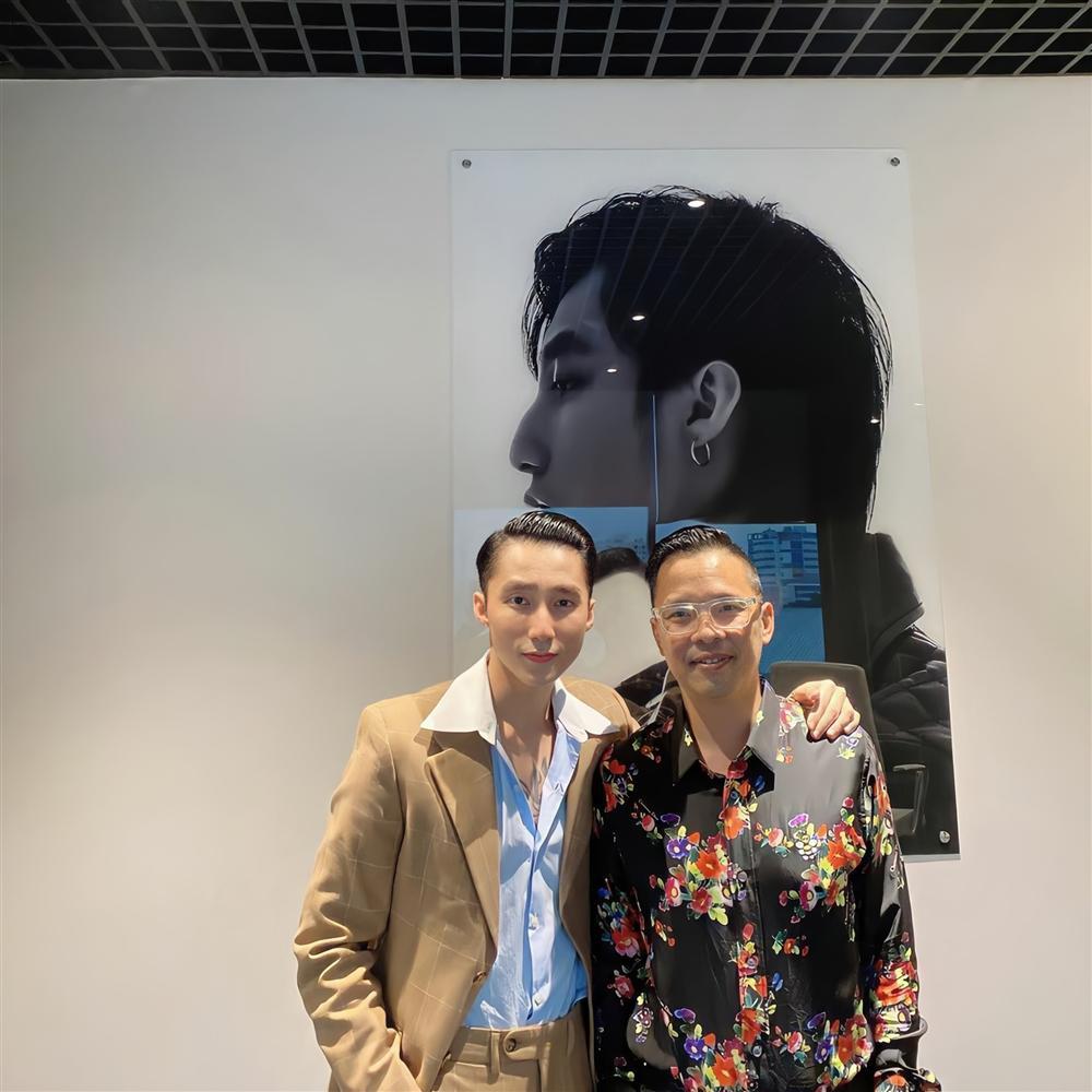 Sơn Tùng M-TP mặt như tượng sáp: Người nghi Sếp vừa dao kéo, fan đổ lỗi cho app sống ảo-1