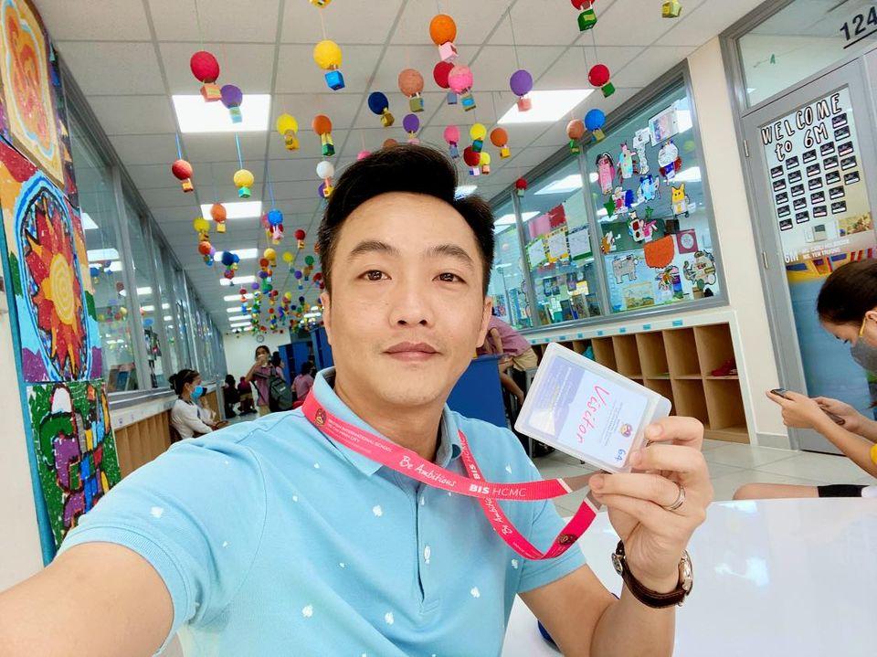 Con trai Cường Đô La tự tay rửa siêu xe cho bố-6