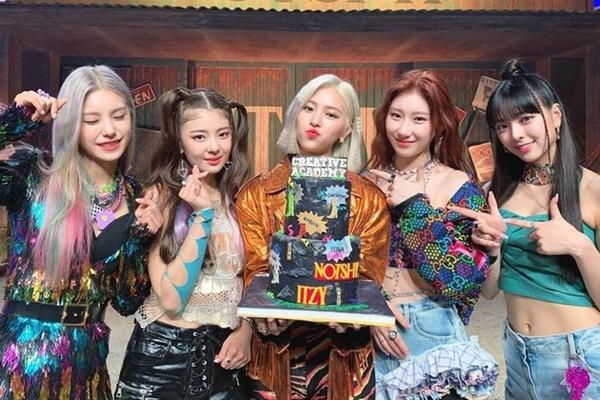 Những tiêu chuẩn kép đáng sợ hơn chất độc đối với idols nữ trong làng K-Pop-8