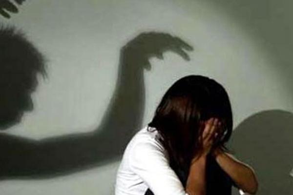 Bắt bảo vệ U70 hiếp dâm nữ sinh ở Nghệ An rồi quay clip up lên mạng-2