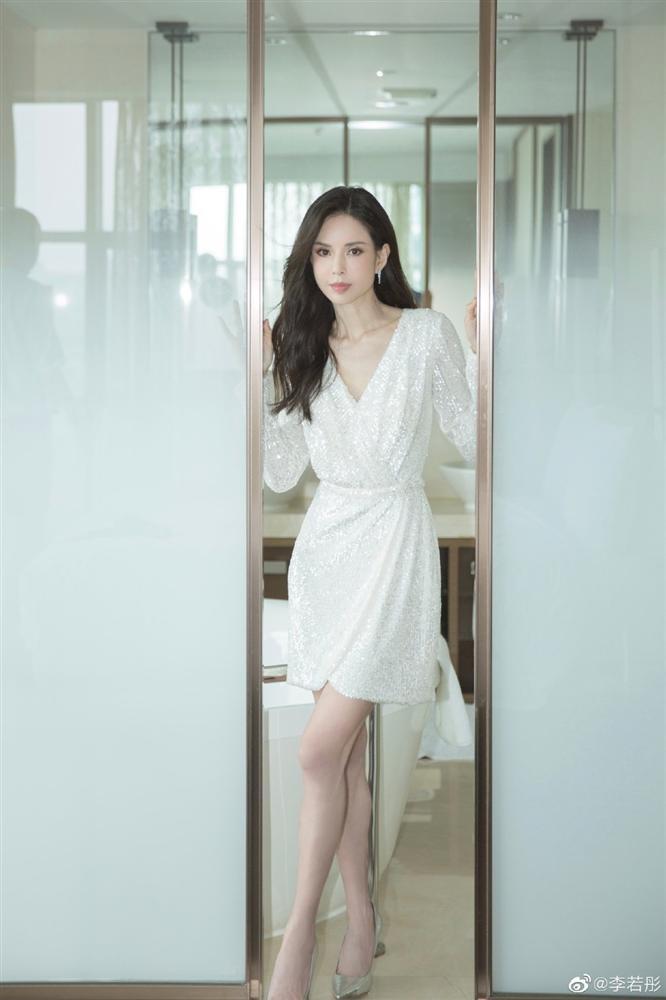 Tiểu Long Nữ Lý Nhược Đồng khoe dáng đẹp xuất sắc ở tuổi 54-8