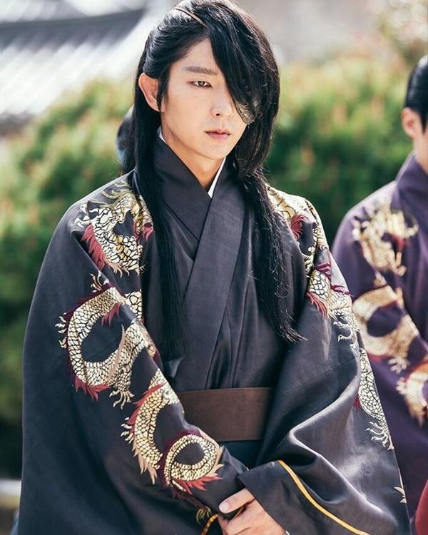 Ngoại hình đỉnh lại diễn xuất cừ, bảo sao Lee Jun Ki đóng phim 15 năm vẫn nổi-2