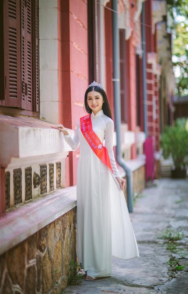 Thí sinh Hoa hậu Việt Nam 2020: Người siêu giỏi hùng biện, người bắn súng cực hay-10