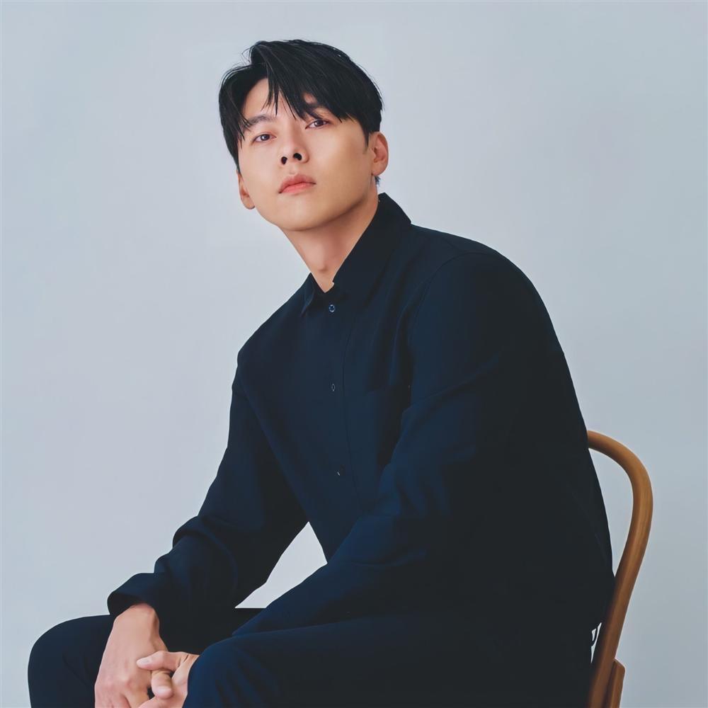 Tái xuất sau 2 tháng ở nước ngoài, Hyun Bin tạo sóng gió khi tiết lộ người phụ nữ đẹp nhất trong mắt mình-4