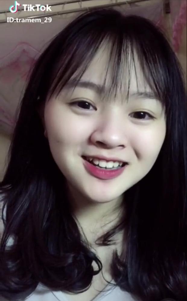 Từng đình đám màn thả thính đỉnh cao 2 năm trước, nữ sinh Đắk Lắk giờ ra sao?-1