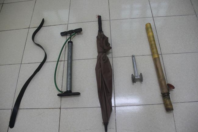 Hưng Yên: Bé trai 9 tuổi bị bố ruột tra tấn bằng điếu cày, bắt cởi trần phơi nắng-2