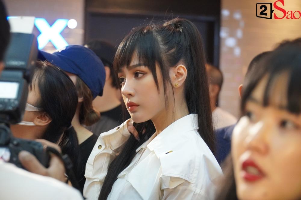 Bạn gái Karik ngoài đời xinh đẹp tựa thiên thần khác hẳn hình mặt nhựa tự đăng-2