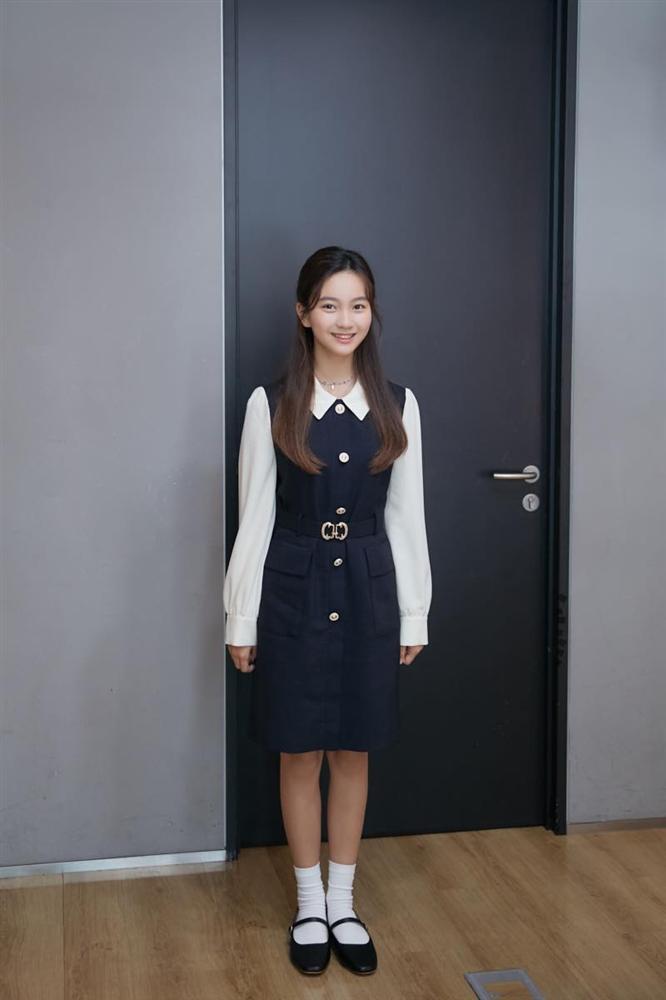 Sao nhí Điều kỳ diệu ở phòng giam số 7 đẹp nổi bật, ra dáng thiếu nữ ở tuổi 15-11