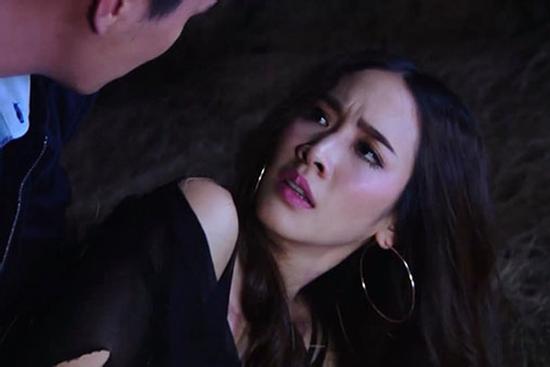 Đang bị siết nợ thì có người cho mượn 2 tỷ, mang về đưa chồng nào ngờ chồng tra hỏi sốc óc