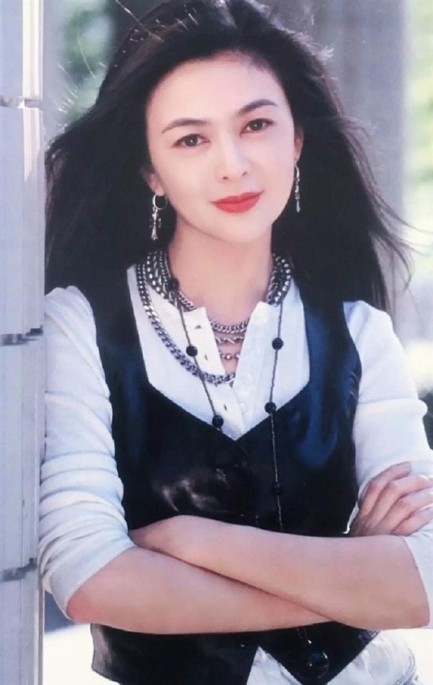 Hồ ly giật chồng số 1 Hong Kong Quan Chi Lâm gây sốc với nhan sắc tuổi 57-5