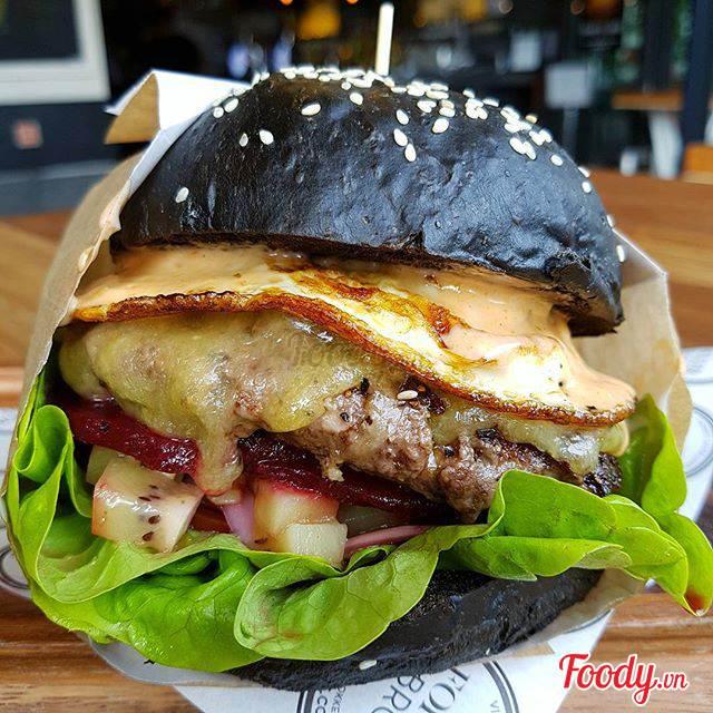 Bạn có dám thử chiếc Burger độc dị vừa mặn vừa ngọt này không?-9