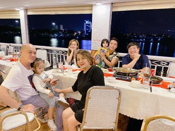 Vợ cũ Hoài Lâm khiến dân mạng hết hồn với bức ảnh như bầu lần 3-2