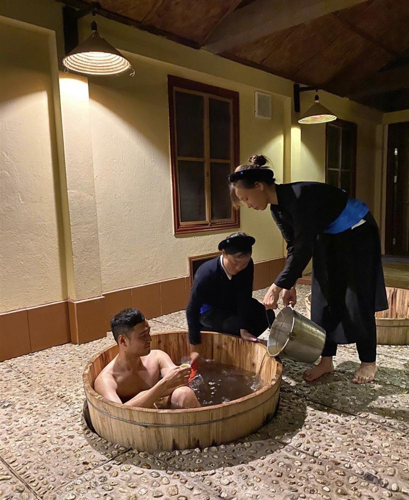 Đăng clip tắm tiên, Quang Vinh bị dân mạng hỏi 1.001 câu khó-3