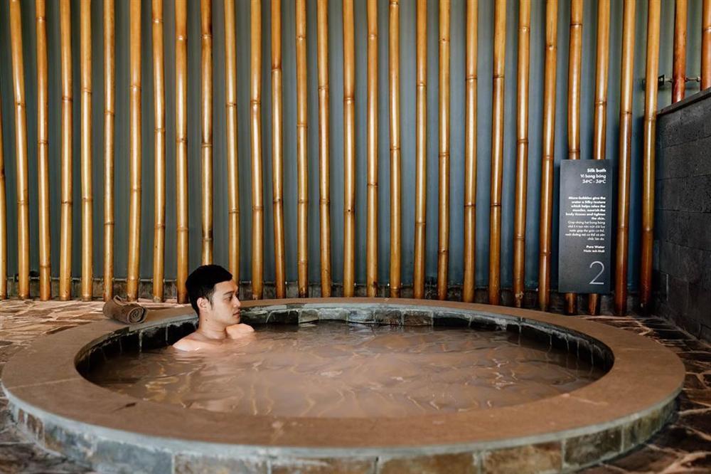 Đăng clip tắm tiên, Quang Vinh bị dân mạng hỏi 1.001 câu khó-8