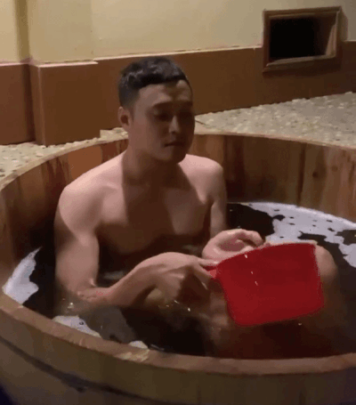 Đăng clip tắm tiên, Quang Vinh bị dân mạng hỏi 1.001 câu khó-7