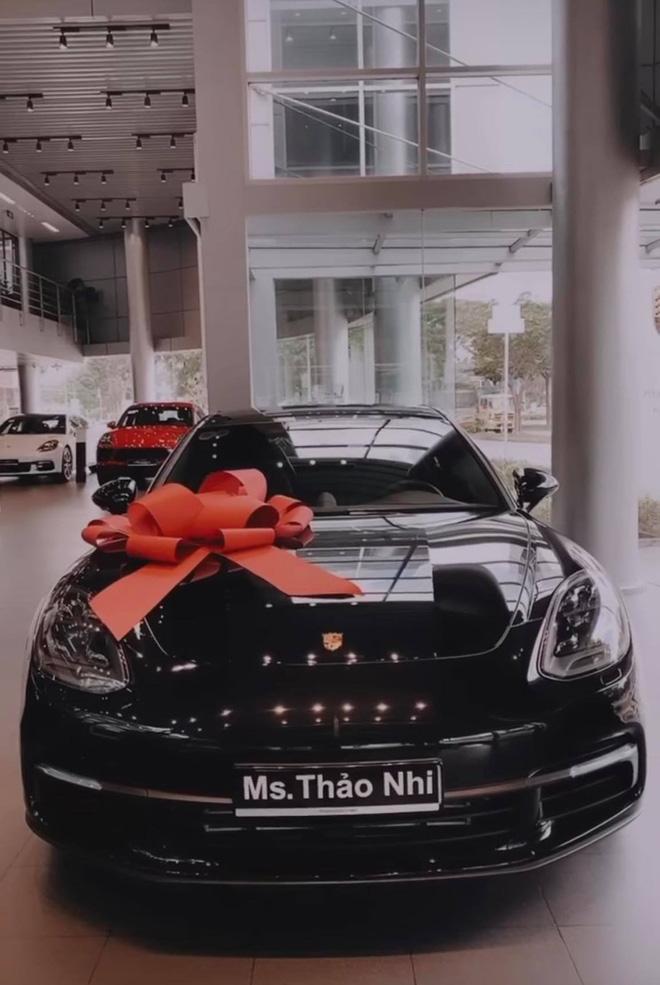 CEO sinh năm 1999 mua xe trên dưới 5 tỷ tặng bạn gái: Em vui là được-2