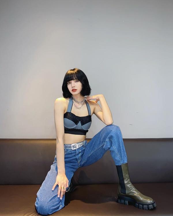 Stylist Black Pink và những lần cắt xén áo váy mọi giá để Lisa khoe eo thon-2