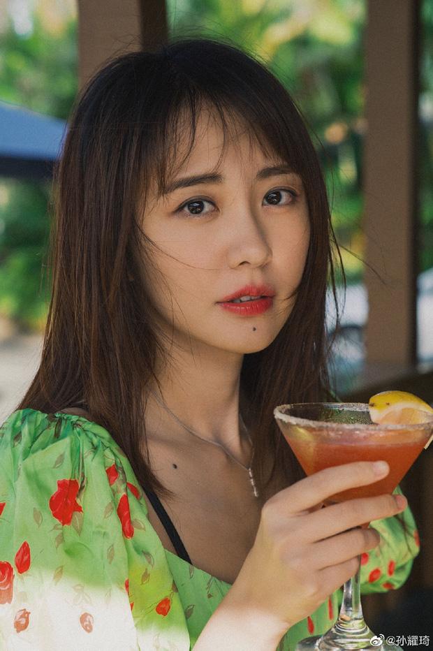 Vui miệng tiết lộ Triệu Lệ Dĩnh hẹn hò Trần Hiểu, bị Vu Chính cạch mặt, sự nghiệp bạn thân Sam Sam giờ ra sao?-5