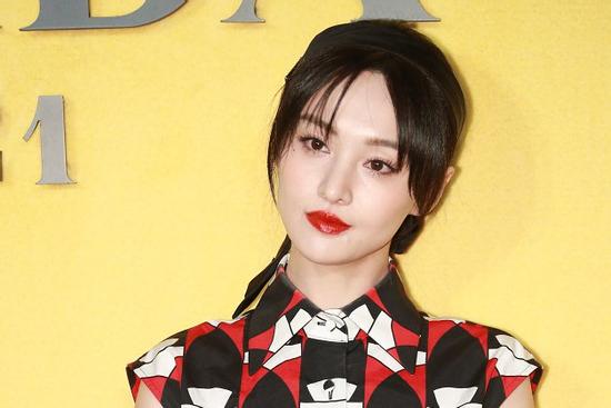 Trịnh Sảng bị chê mặt đơ như tượng, dao kéo phá sạch vẻ tự nhiên