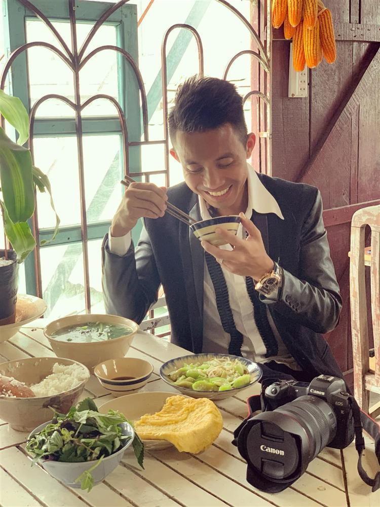 Bữa cơm đạm bạc của đại gia Minh Nhựa-1