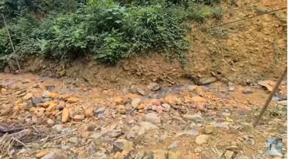 Khoe view nhà mới sang xịn, cô dâu Cao Bằng để lộ nơi trú thân cũ kĩ của bố mẹ chồng-4