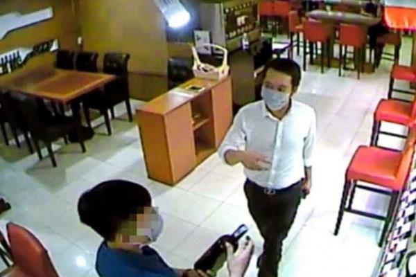 Thiếu tiền tiêu xài, nam thanh niên giả làm đại gia để lừa đảo-1