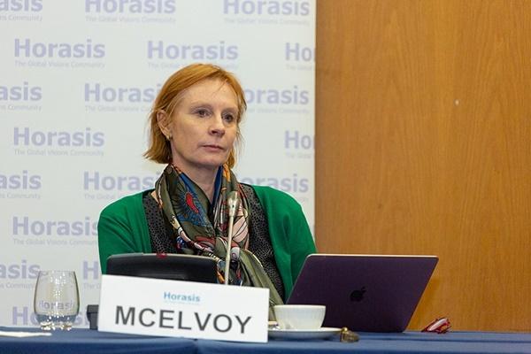 Nữ MC người Anh phát ngôn hạ thấp BTS: BTS cỏn con, chẳng có gì đáng nói-1