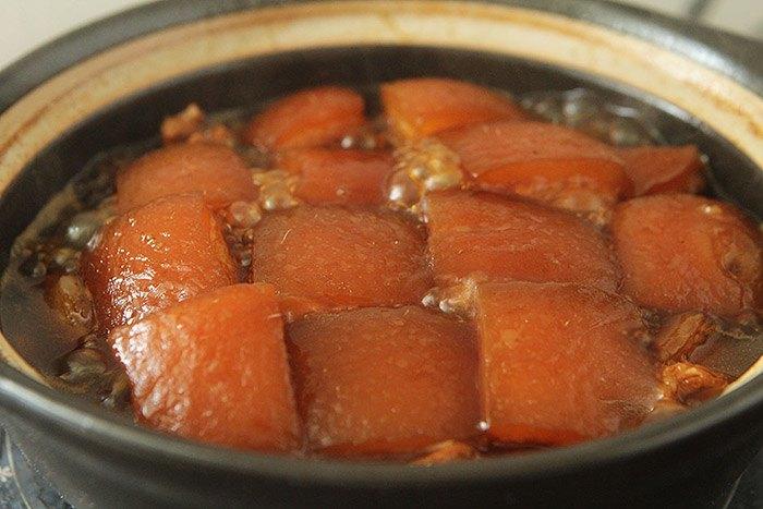 Kho thịt không cần nước, muối vẫn thơm mềm đỏ bóng, ai nhìn cũng muốn ăn 3 bát cơm-5