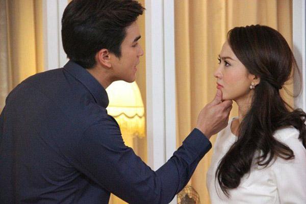 Yêu cầu chồng đi thăm bố vợ, anh ậm ừ rồi đi tận mờ sáng hôm sau với vết cắn trên tay-2