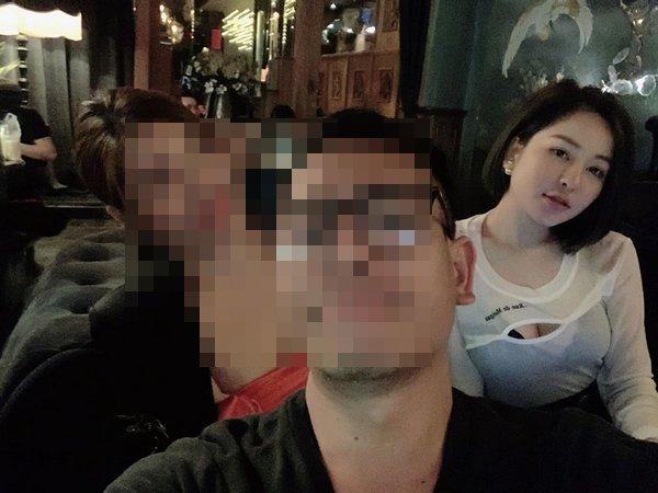 Hot girl Trâm Anh mặc kín cổng cao tường vẫn sexy, lại còn để lộ nội y sáng màu-6