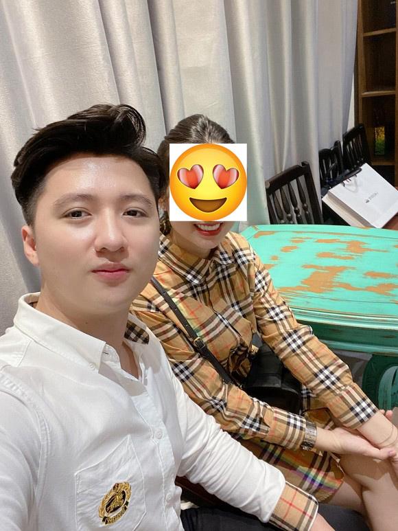 Nguyễn Trọng Hưng khoe ảnh diện áo đôi, xuất hiện bên một cô gái lạ mặt-2