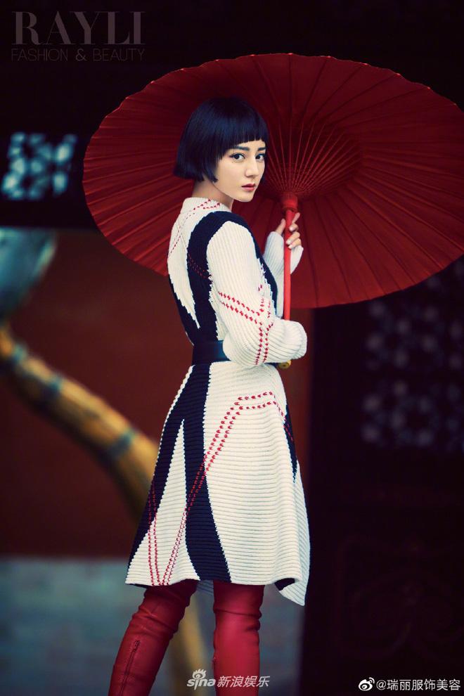 Địch Lệ Nhiệt Ba đẹp thần sầu với tóc ngắn, nhìn lại hao hao Hiền Hồ-7