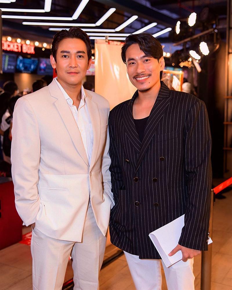 Đứng cạnh Hứa Vĩ Văn, Kiều Minh Tuấn thất thế dù kém đàn anh chục tuổi-1