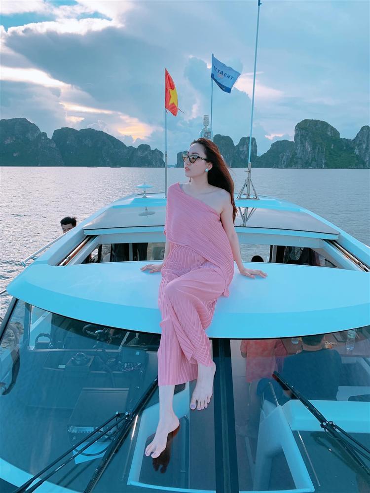 Cuộc sống bà hoàng của 4 mỹ nhân Việt sau khi lấy đại gia-13