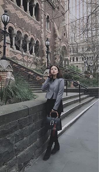 Ngoài xế hộp 5 tỷ, bạn gái rich kid của Tống Đông Khuê còn sở hữu BST túi hiệu đáng nể-9