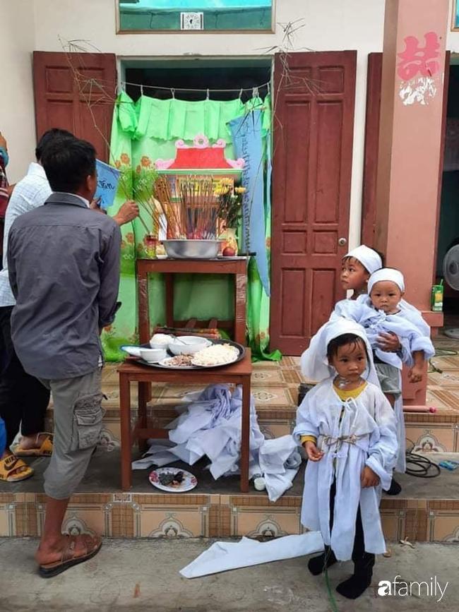 Vụ chồng ghen tuông hoang tưởng đâm chết vợ ở Nghệ An: Xót xa 3 đứa con thơ bơ vơ khát sữa, gào khóc đòi mẹ-4