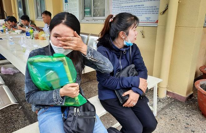 Gia cảnh nạn nhân bị cây xanh đè tử vong ở Sài Gòn: 2 vợ chồng thất nghiệp, con chưa đầy 4 tuổi-2