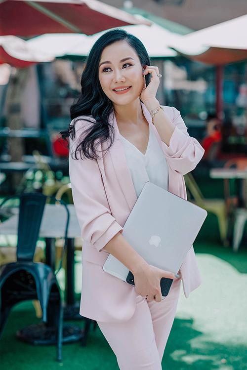 Cuộc sống không showbiz của MC Nguyệt Ánh-5