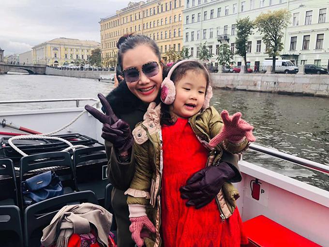 Cuộc sống không showbiz của MC Nguyệt Ánh-8