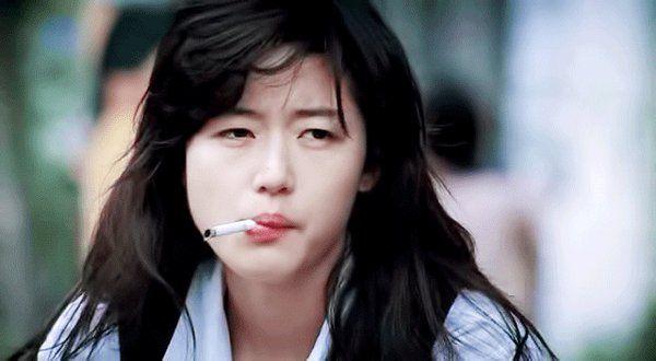 5 ngọc nữ hóa bad girl phì phèo thuốc lá trên màn ảnh Hàn-1