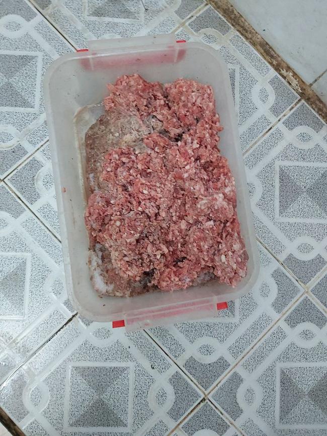 Bí mật lò bánh mì nổi tiếng Sài Gòn: Giòi và cả bé na ngoe nguẩy, nhân bánh thịt bò ôi thiu?-3