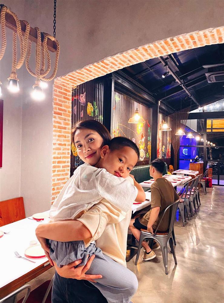 Cặp quý tử có ngoại hình không liên quan của Trà My Idol-12