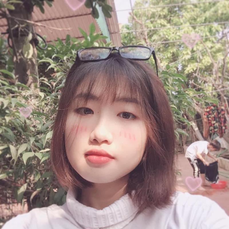 Gây chú ý với bộ ảnh mặc bikini cùng áo mưa đi biển, người trong cuộc lên tiếng-2