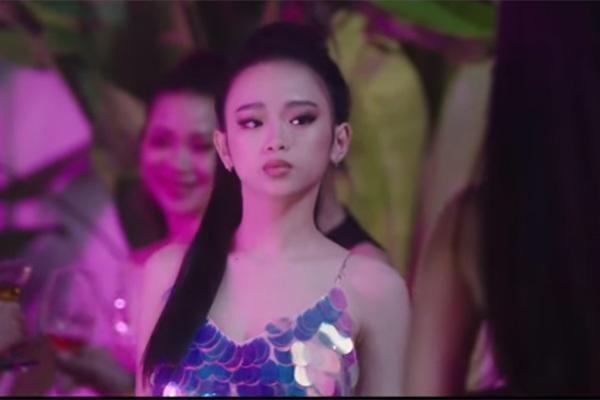 Hotgirl Linh Ka mặc hở hang khi chưa đủ 18, nổi như cồn vì phát ngôn sốc giờ ra sao?-2