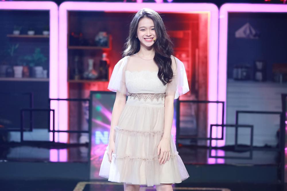 Hotgirl Linh Ka mặc hở hang khi chưa đủ 18, nổi như cồn vì phát ngôn sốc giờ ra sao?-5